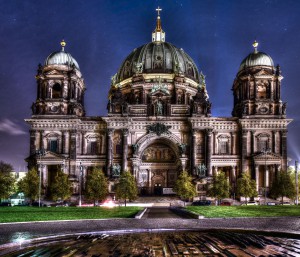 Berliner Dom bei Nacht