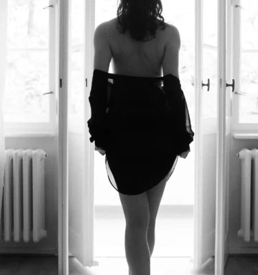 Boudoir Fotoworkshop Frau vor Tür